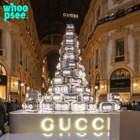 albero di natale gucci 2023|Albero di Natale Gucci in Galleria : il progetto da un Milione di Euro.